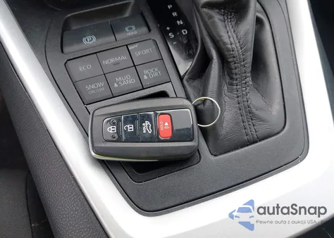 2025 Toyota Rav4 Xle/Xle Premium from USA, damaged, VIN 2T3P1RFV4SC531186